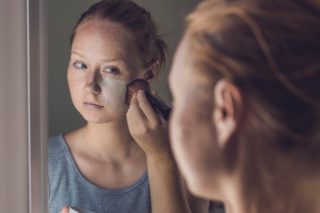 Jaki podkład na trądzik zapewni najlepsze krycie?