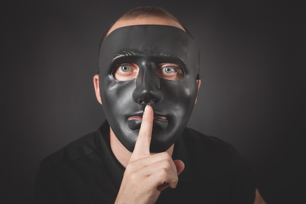 Jak zamknąć pory po czarnej masce i zadbać o gładką skórę?