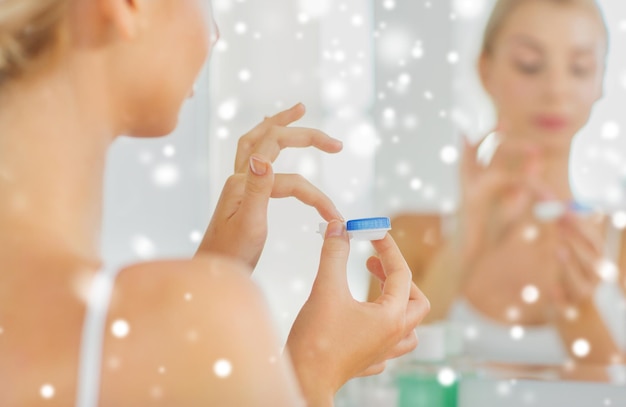 Najpierw serum czy krem nawilżający? Jak układać etapy pielęgnacji twarzy