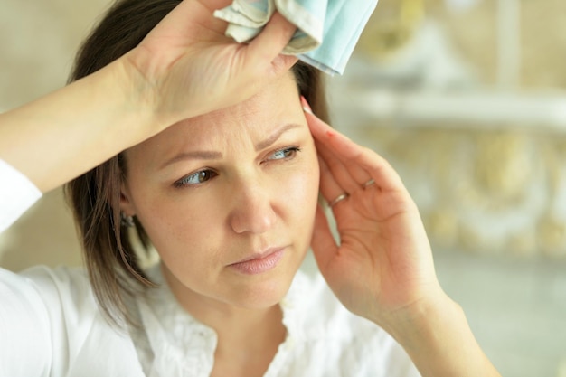 Zaskórniki na czole jak się pozbyć skutecznie w domowych warunkach