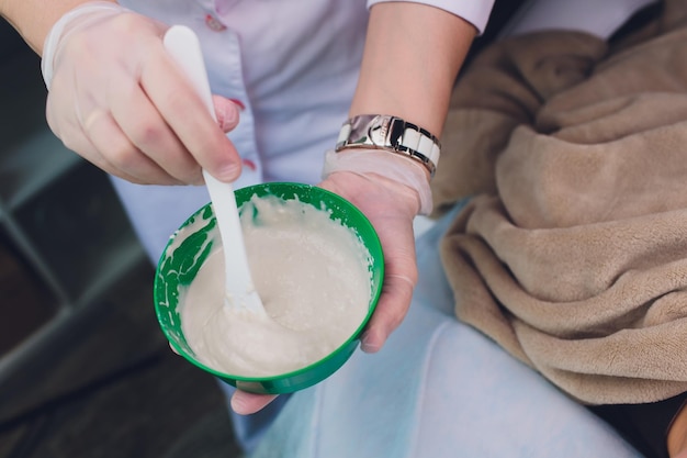 Maseczka z żelatyny i mleka jak zrobić ją w domu?