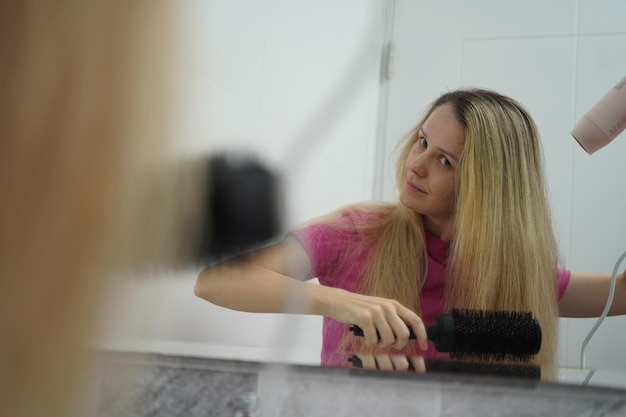 Sekret prostowania włosów bez efektu puszenia