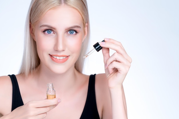 Jakie serum do twarzy polecacie i dlaczego warto sięgnąć po ten kosmetyk?