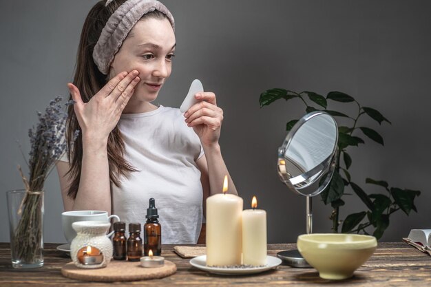 Jakie serum na noc sprawdzi się przy suchej skórze?